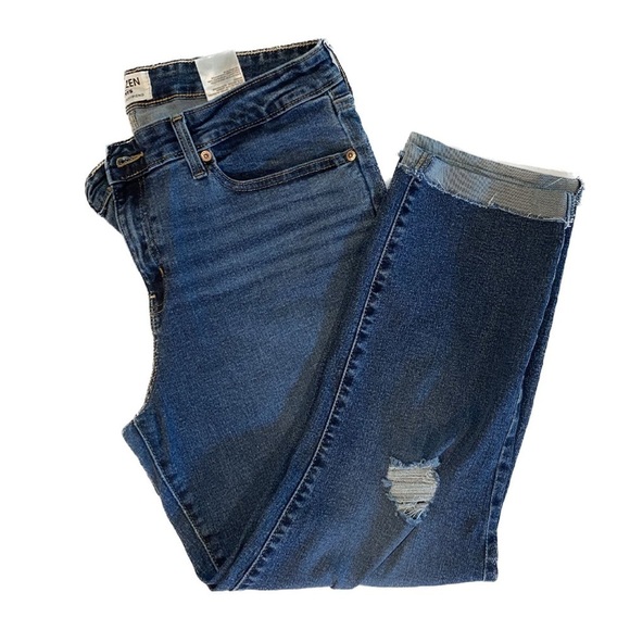 DENIZEN by Levi’s Mid-rise Boyfriend Distressed Raw Cuffed Hem Jeans Size 16 - Picture 1 of 9